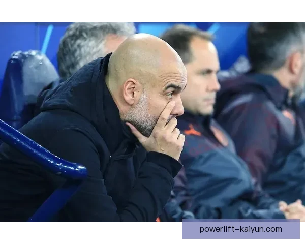 克鲁伊夫与瓜迪奥拉的战术风格持续引发足球界的深度分析与探讨