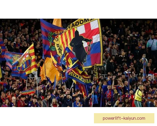 西甲黄潜球迷狂热助威，主场氛围持续提升